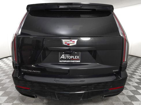 Used 2025 Cadillac Escalade Sport w/ Touring Package AWD/4WD image 6