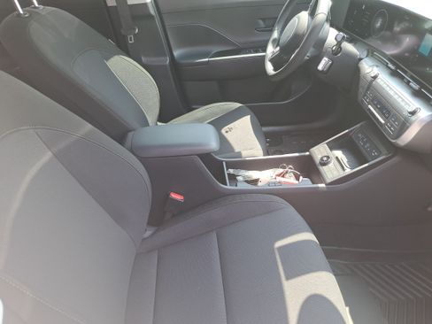 Used 2024 Hyundai Kona SEL w/ Convenience Package FWD image 10