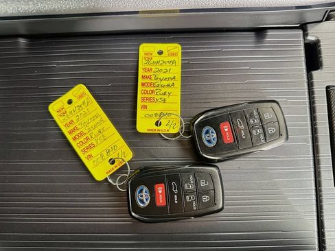 Certified 2021 Toyota Sienna XSE w/ XSE Plus Package FWD image 40