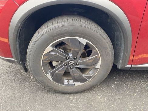 Used 2025 Nissan Rogue SV image 14