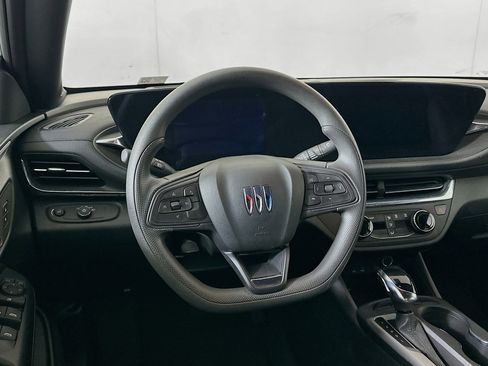 Used 2025 Buick Envista Preferred image 18