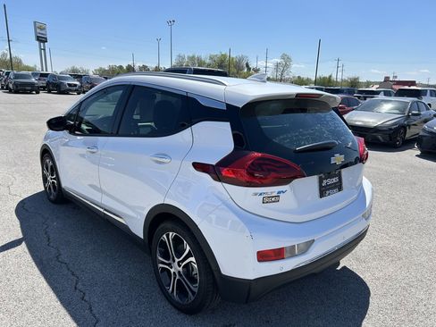 Used 2019 Chevrolet Bolt Premier w/ Infotainment Package image 5