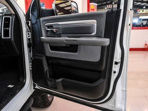 Used 2018 RAM 2500 SLT AWD/4WD image 37