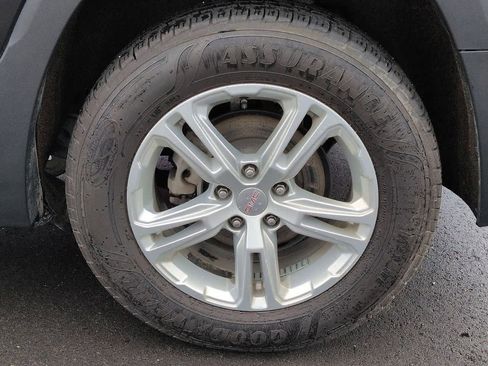 Used 2021 GMC Terrain SLE w/ Driver Convenience Package image 13