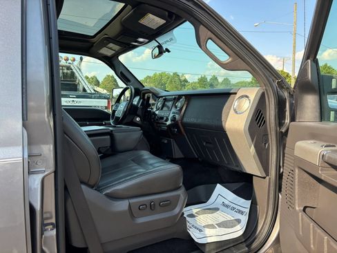 Used 2012 Ford F250 Lariat w/ Lariat Ultimate Pkg AWD/4WD image 32