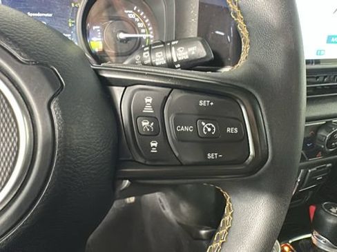 Used 2024 Jeep Wrangler Unlimited w/ Convenience Group AWD/4WD image 15