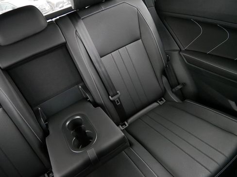 Certified 2024 Volkswagen Tiguan SE R-Line image 14