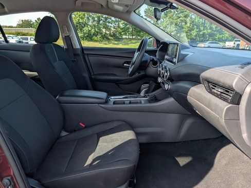 Used 2024 Nissan Sentra SV FWD image 12