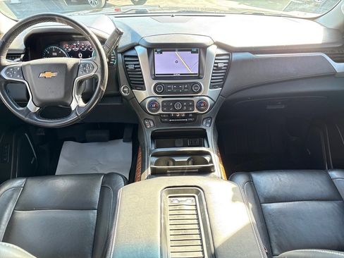 Used 2020 Chevrolet Suburban Premier image 12