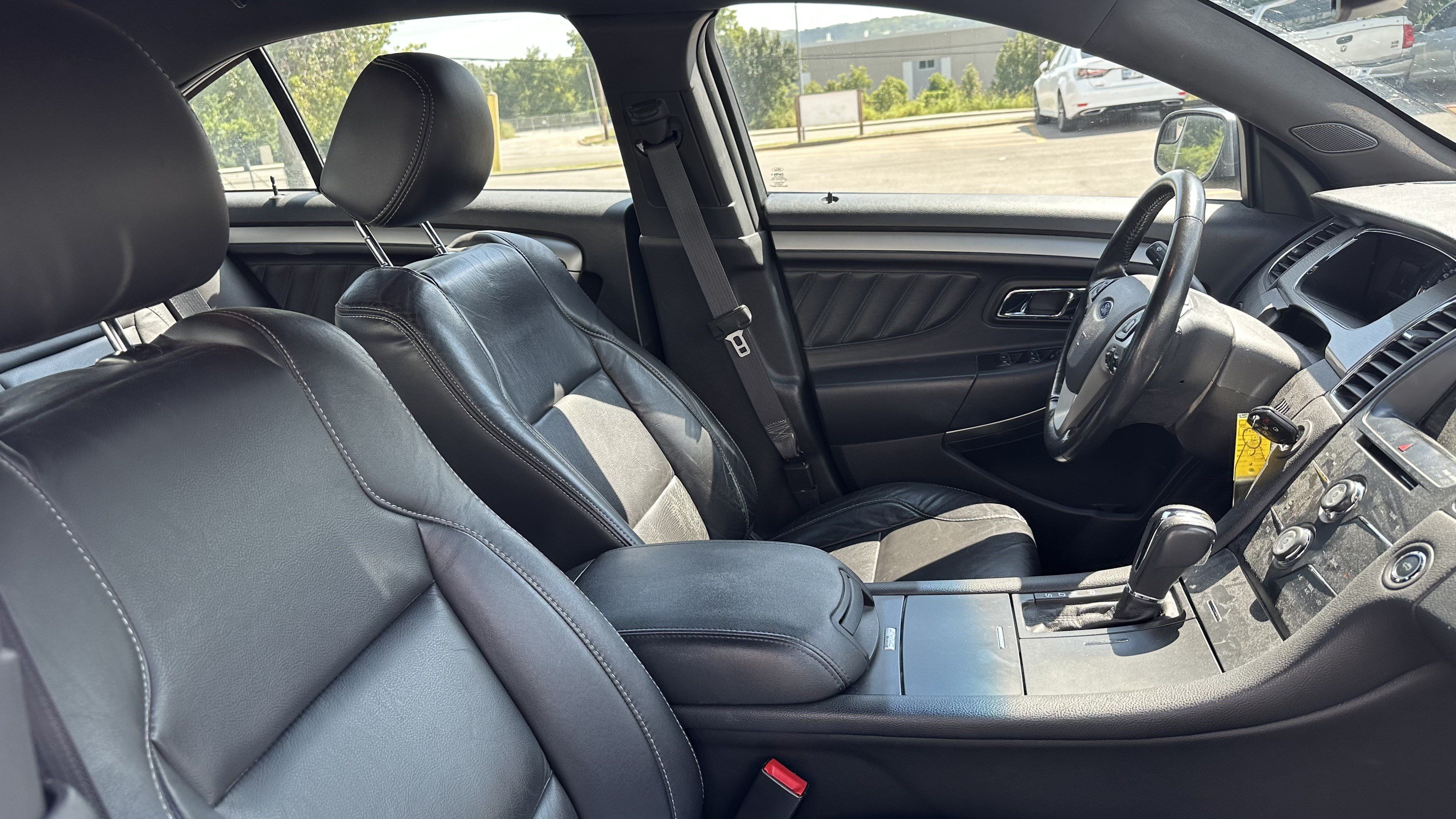 Used 2013 Ford Taurus SEL FWD image 32