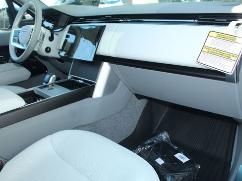 New 2026 Land Rover Range Rover SV AWD/4WD image 24