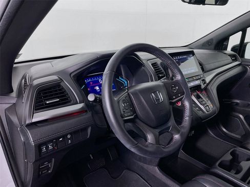 Used 2024 Honda Odyssey Sport image 14