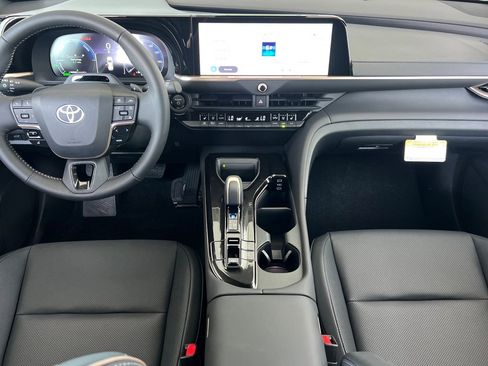 New 2026 Toyota Crown Signia image 4