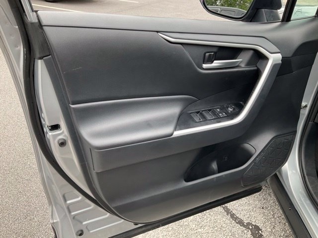 Used 2025 Toyota RAV4 XLE FWD image 7