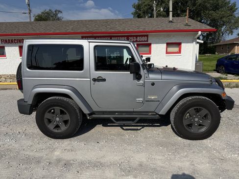 Used 2014 Jeep Wrangler Sahara w/ Connectivity Group AWD/4WD image 2