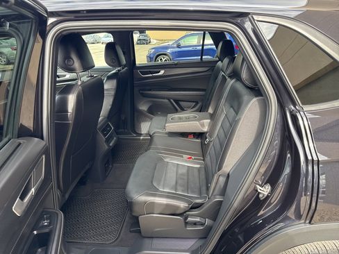 Certified 2025 Volkswagen Atlas Cross Sport SEL R-Line image 15