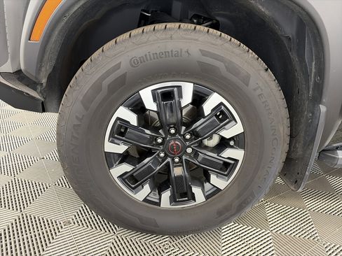 Used 2022 Nissan Frontier PRO-4X image 13