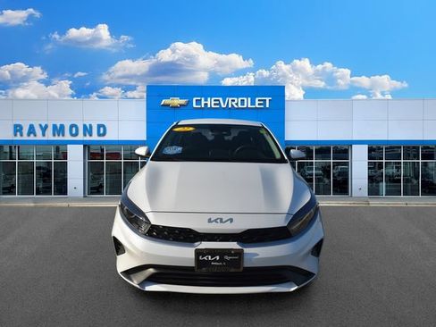 Certified 2022 Kia Forte LXS FWD image 8