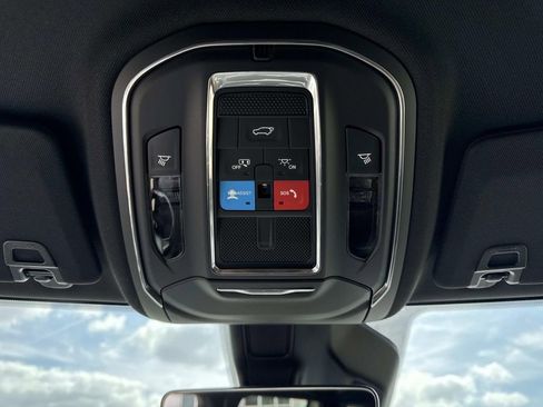 New 2025 Jeep Grand Cherokee L Laredo image 46