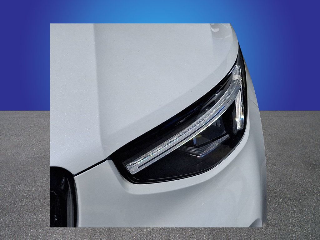 Used 2024 Volvo XC40 B5 Plus w/ Climate Package AWD/4WD image 4