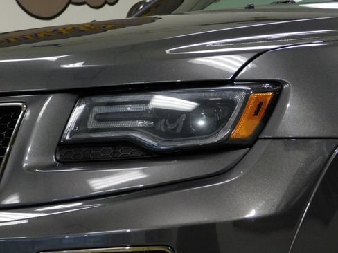 Used 2016 Jeep Grand Cherokee Overland w/ Advanced Technology Group image 21