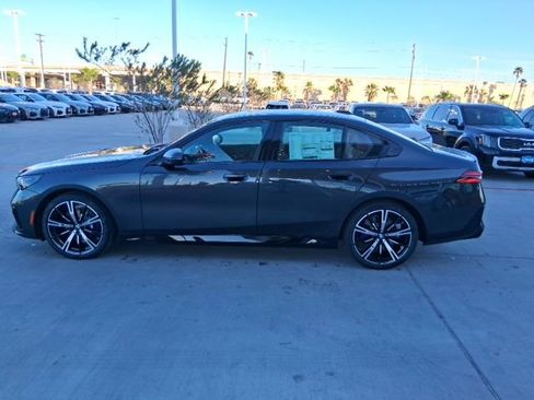 New 2026 BMW 530i w/ M Sport Package RWD image 3