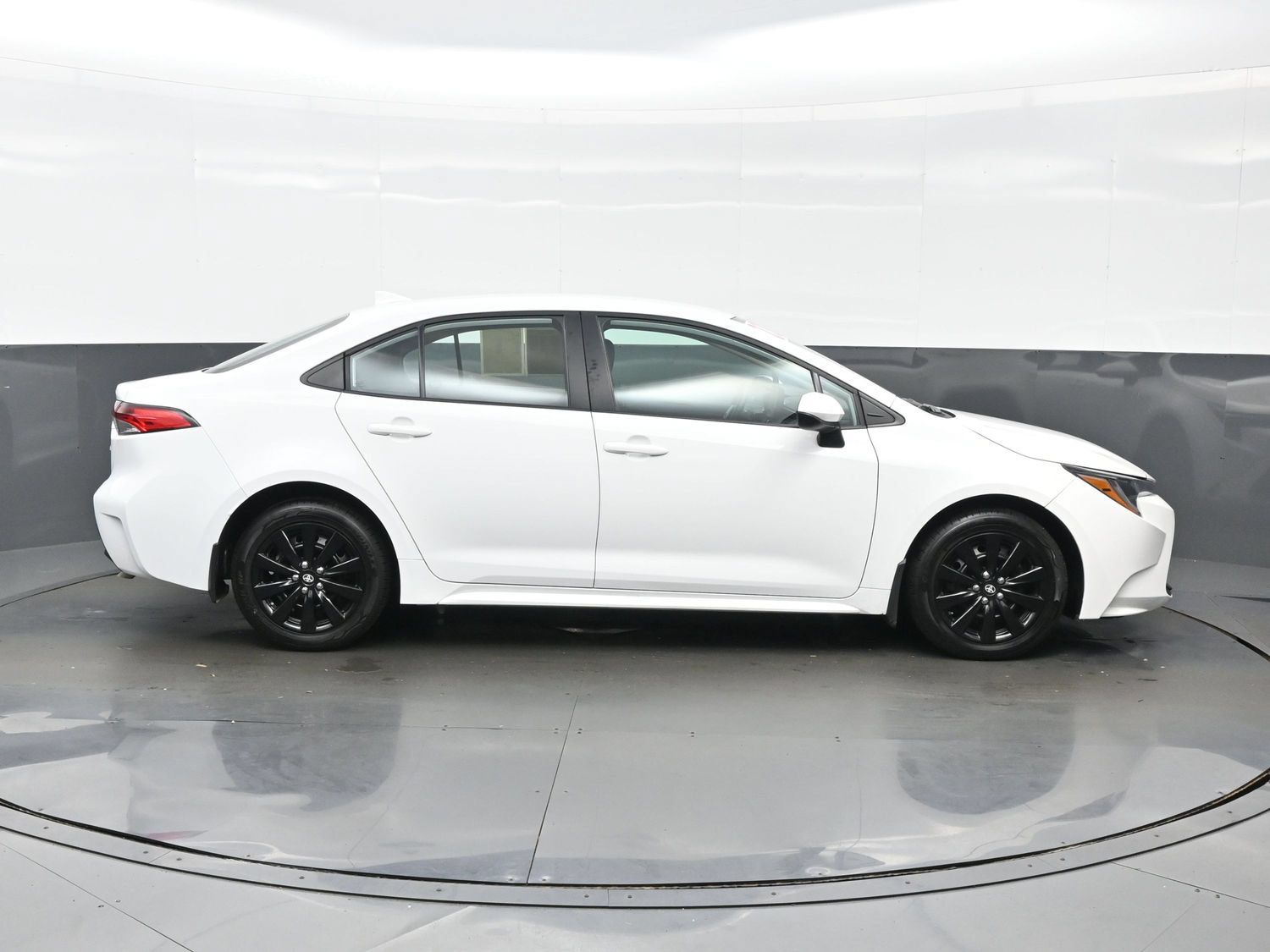 Used 2023 Toyota Corolla LE FWD image 7