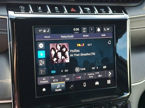 Used 2025 Jeep Grand Cherokee Laredo w/ Luxury Tech Group I AWD/4WD image 20