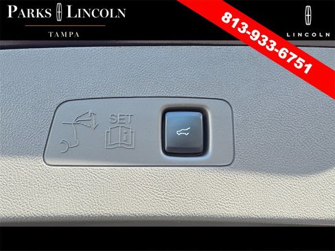 Certified 2023 Lincoln Corsair Reserve image 9