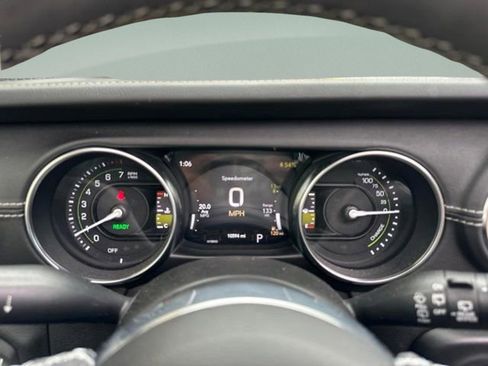 Used 2023 Jeep Wrangler Unlimited Sahara w/ Cold Weather Group AWD/4WD image 26