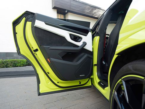 Used 2023 Lamborghini Urus S AWD/4WD image 9