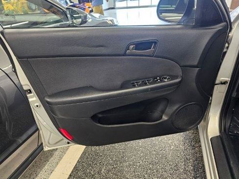 Used 2012 Hyundai Elantra w/ Preferred Pkg FWD image 30