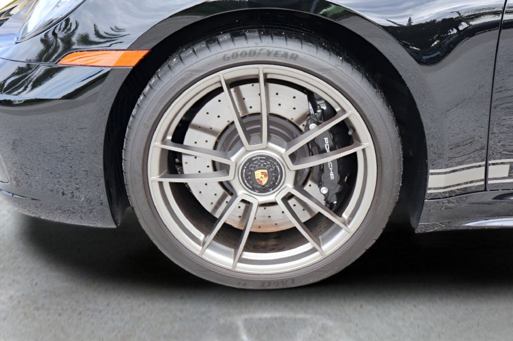 Used 2024 Porsche 911 AWD/4WD image 10