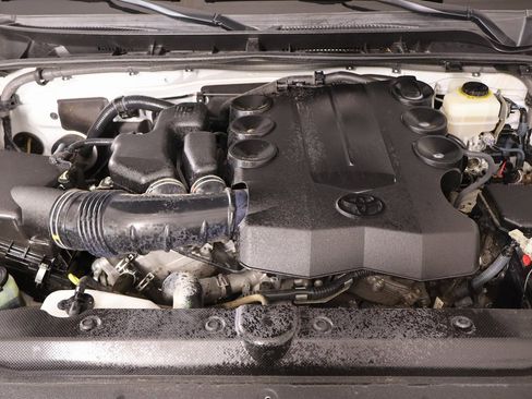 Used 2015 Toyota 4Runner SR5 image 21