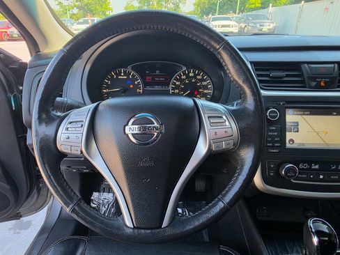 Used 2016 Nissan Altima 2.5 SL w/ 2.5 Technology Package FWD image 41