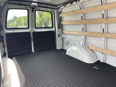 Used 2025 Chevrolet Express 2500 w/ Driver Convenience Package RWD image 10
