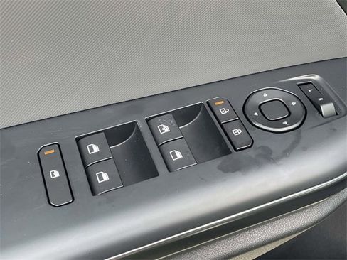 New 2025 Kia K4 LXS image 23