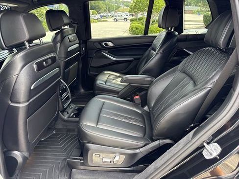 Used 2025 BMW X7 M60i AWD/4WD image 10