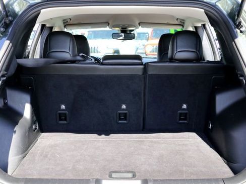 Used 2021 Jeep Cherokee Latitude Plus image 28