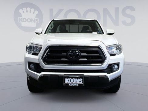 Used 2022 Toyota Tacoma SR5 w/ SR5 Appearance Package (SM) AWD/4WD image 4
