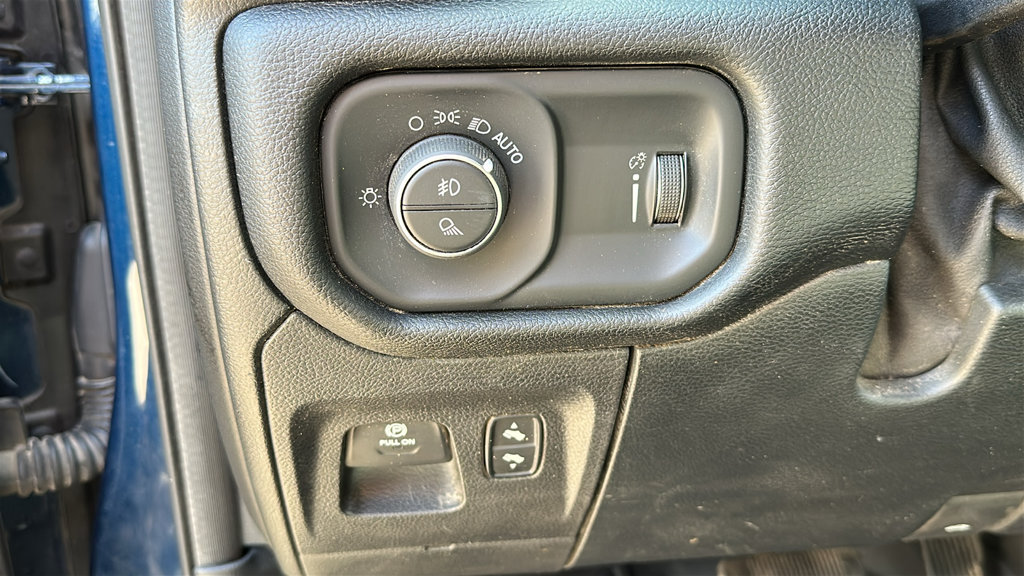 Used 2020 RAM 1500 Big Horn AWD/4WD image 17