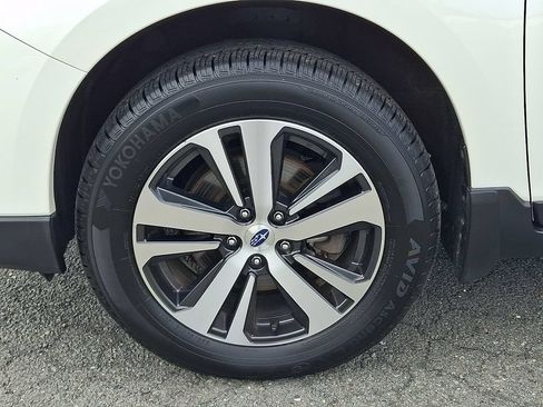 Used 2019 Subaru Outback 2.5i Limited AWD/4WD image 12