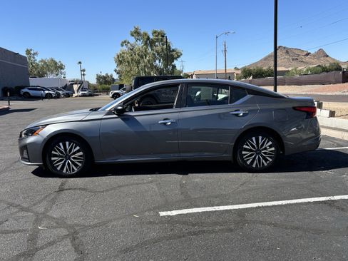 Used 2025 Nissan Altima 2.5 SV FWD image 5