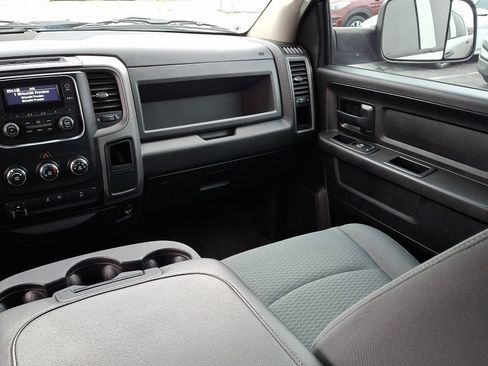 Used 2016 RAM 2500 Tradesman w/ Chrome Appearance Group image 16