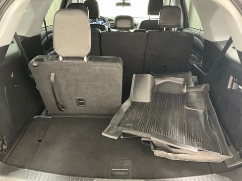 Used 2022 Ford Explorer XLT w/ Equipment Group 202A image 16