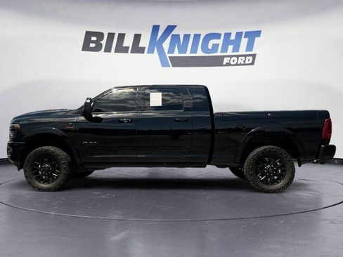 Used 2025 RAM 2500 Limited AWD/4WD image 2