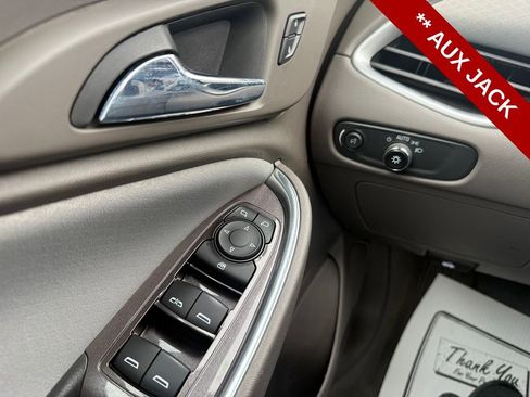 Used 2022 Chevrolet Malibu LT image 16