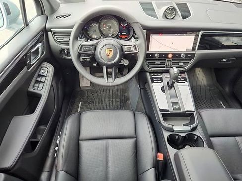 Certified 2026 Porsche Macan AWD/4WD image 18