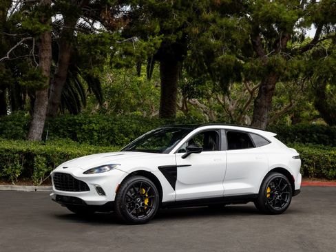 Used 2021 Aston Martin DBX AWD/4WD image 23