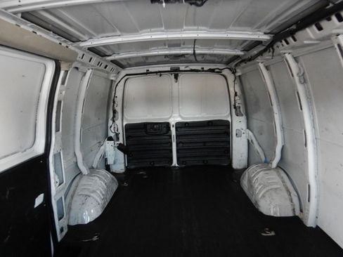 Used 2019 GMC Savana 2500 image 25